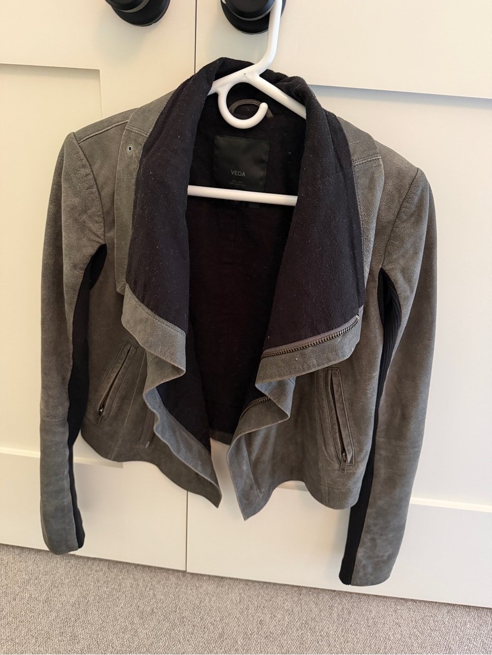 Veda Max Classic Gray Leather Jacket - size M